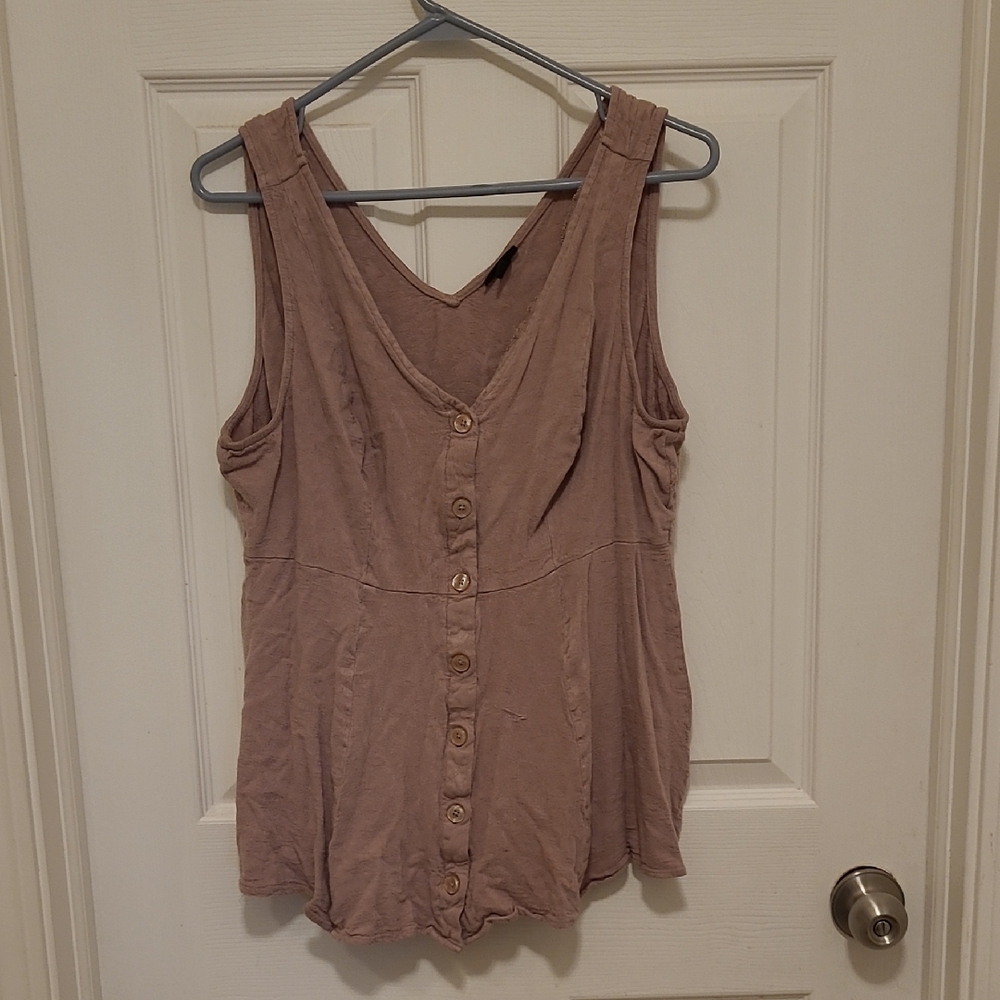 Women's Sleeveless Button-Down Top